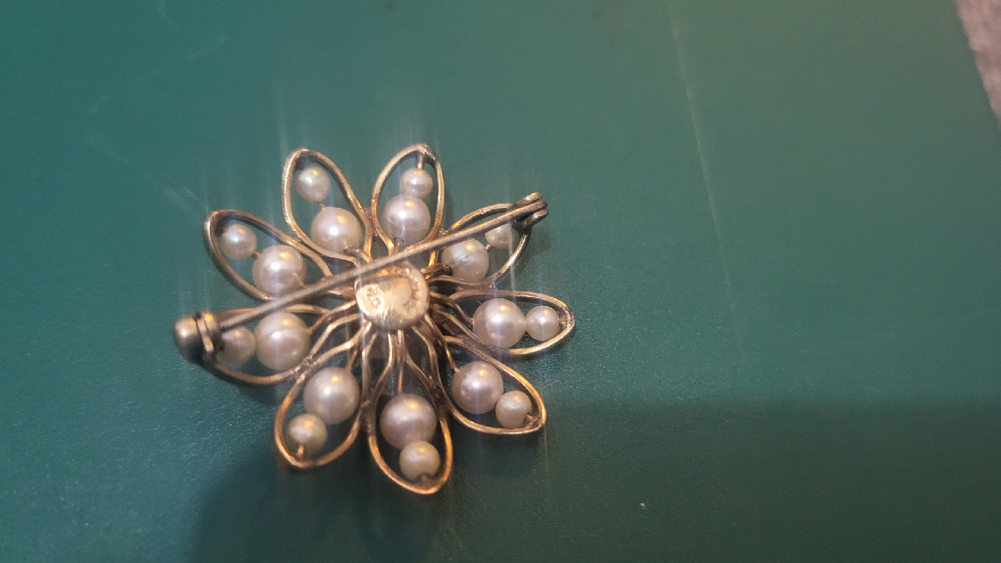 Vintage Flower Brooch with Pearls - photo 2