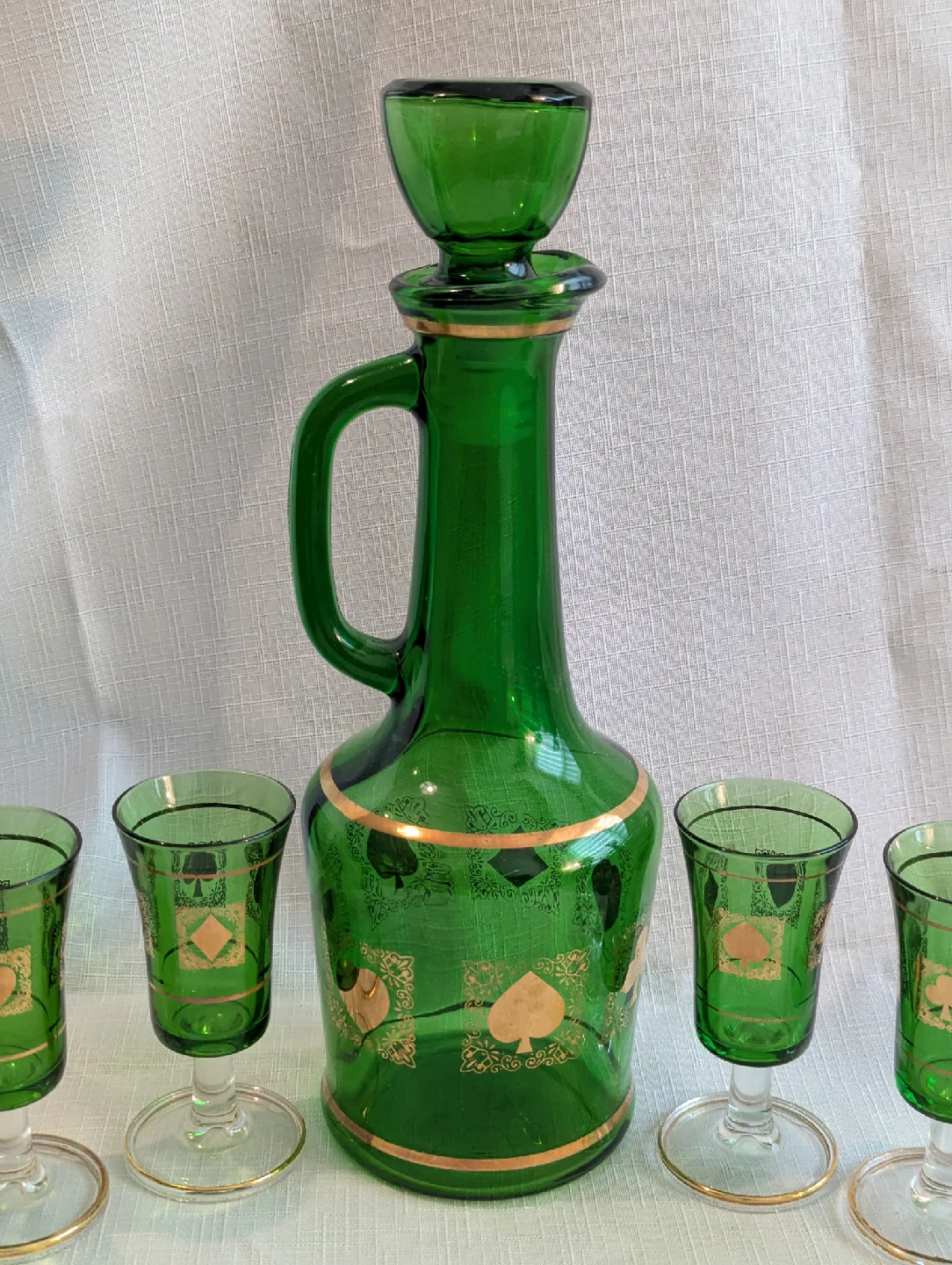 Green Glass Decanter Set with Card Suit Design 🥕 image indicator(2)