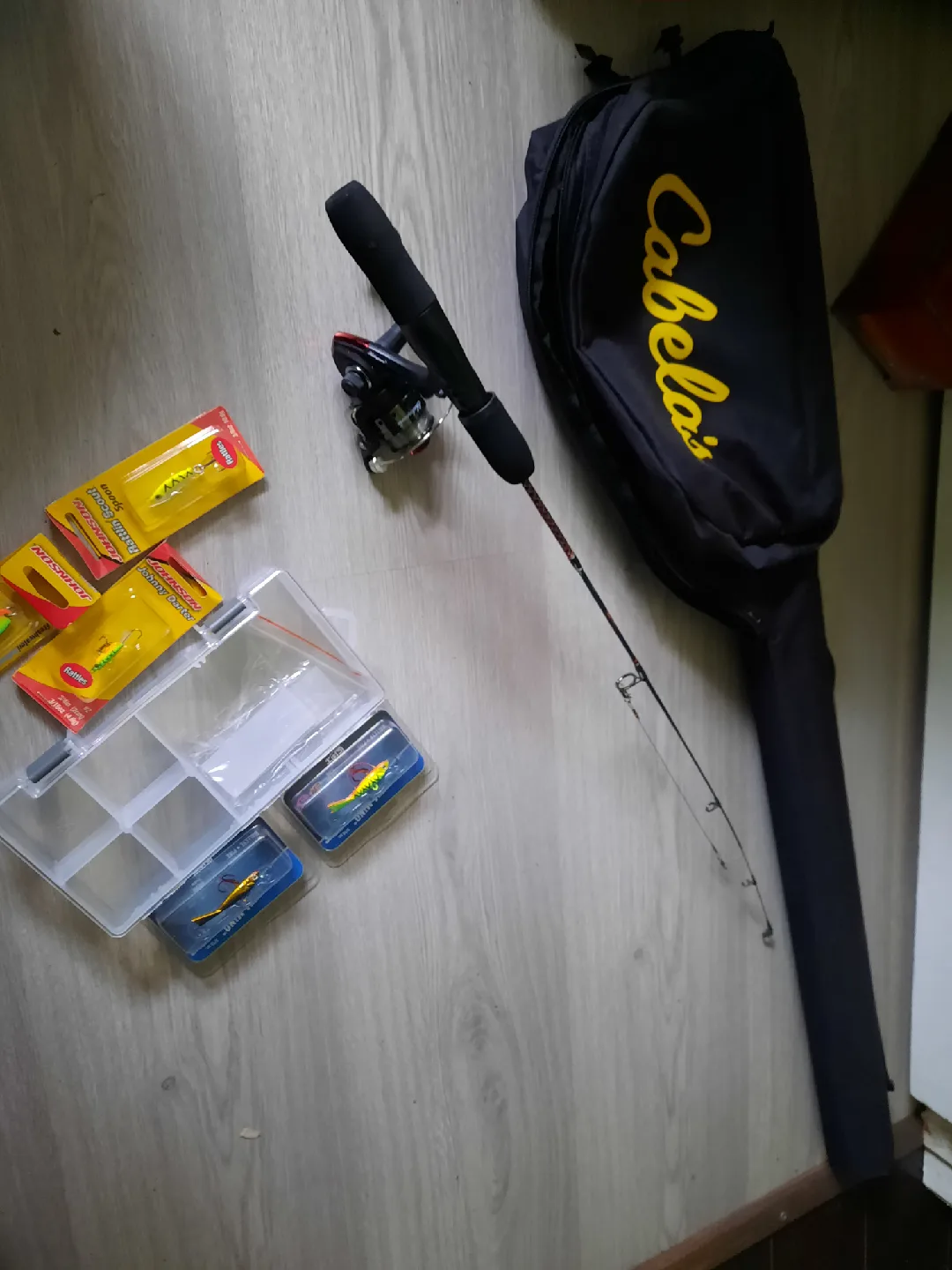 Shakespeare Fishing Reel & Rod Combo thumbnail