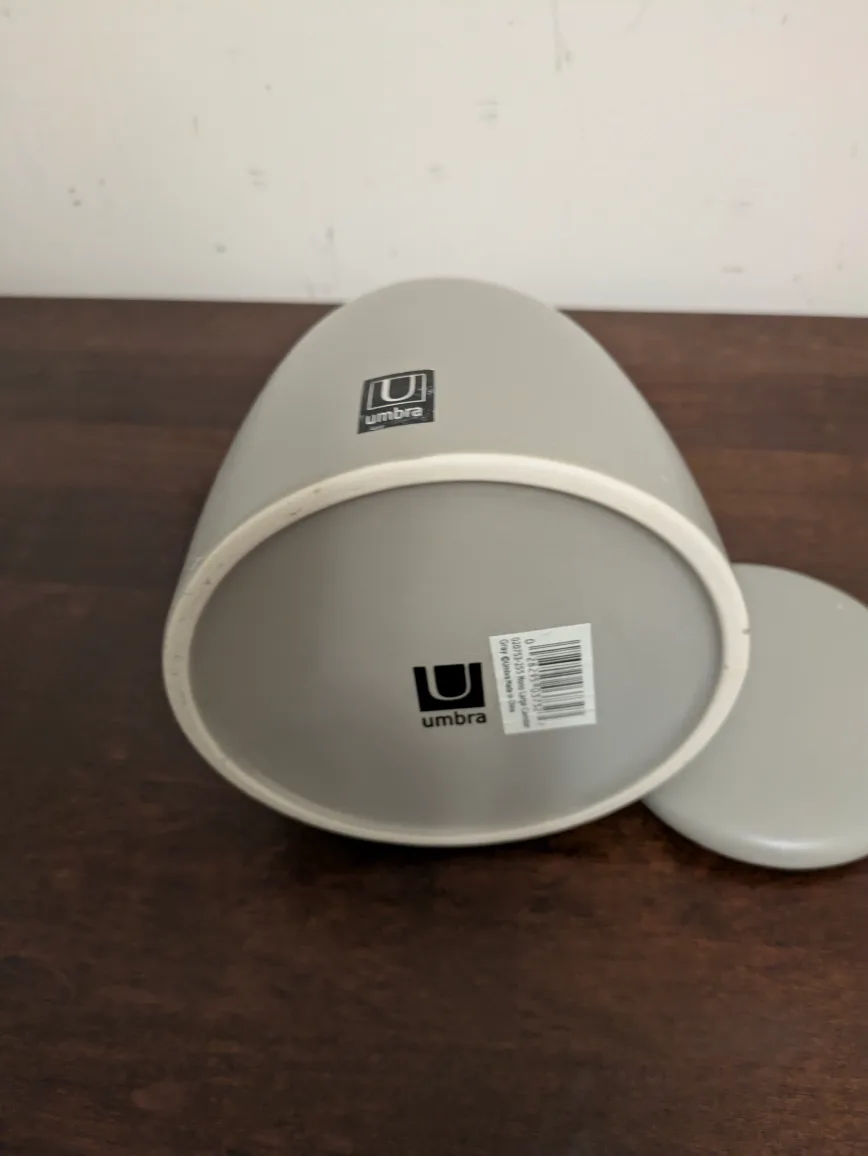 Umbra Grey Sugar Bowl with Lid image indicator(2)