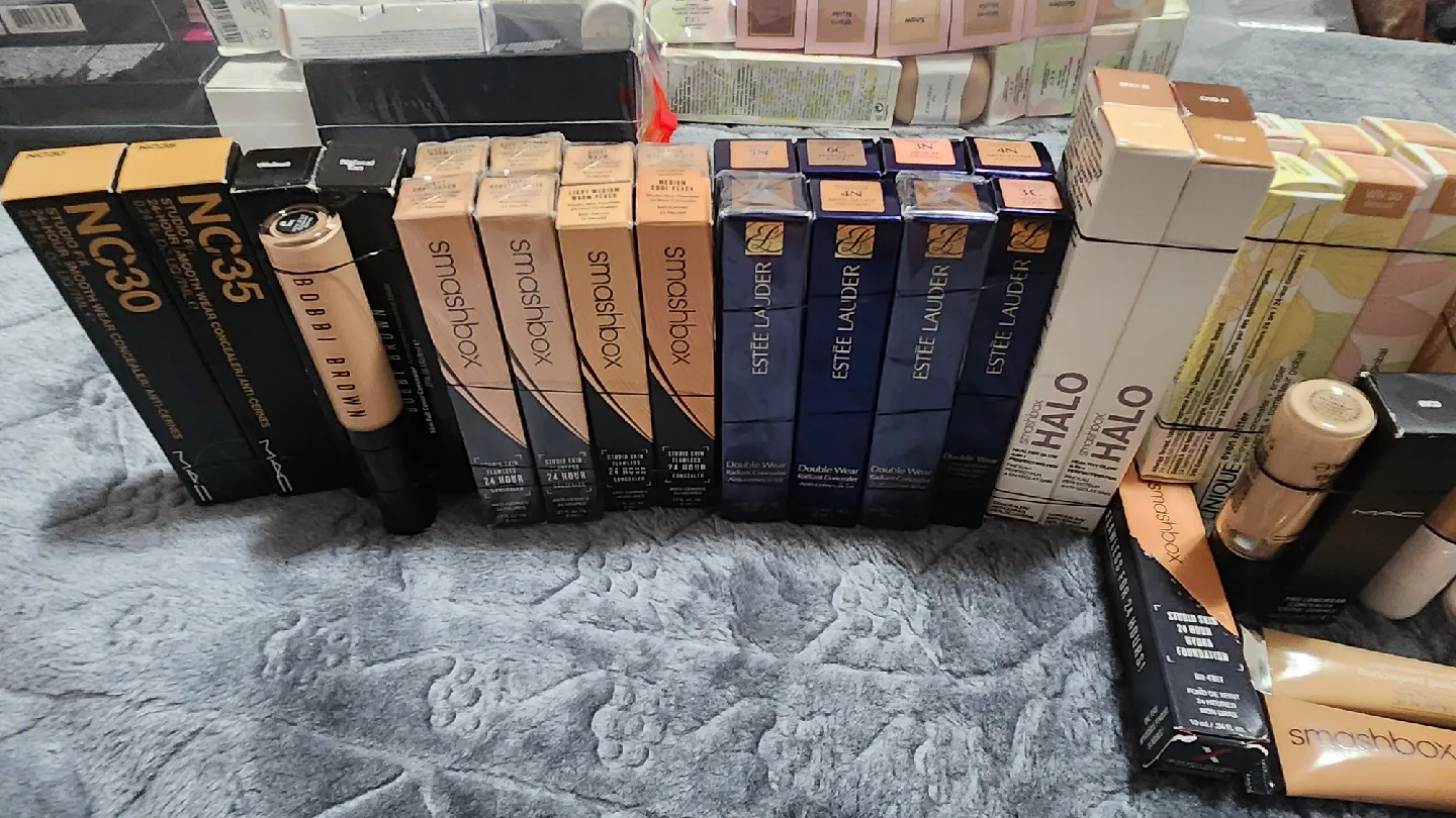 Mixed Concealers: MAC, Smashbox, Estee Lauder, Clinique, Halo image indicator(6)