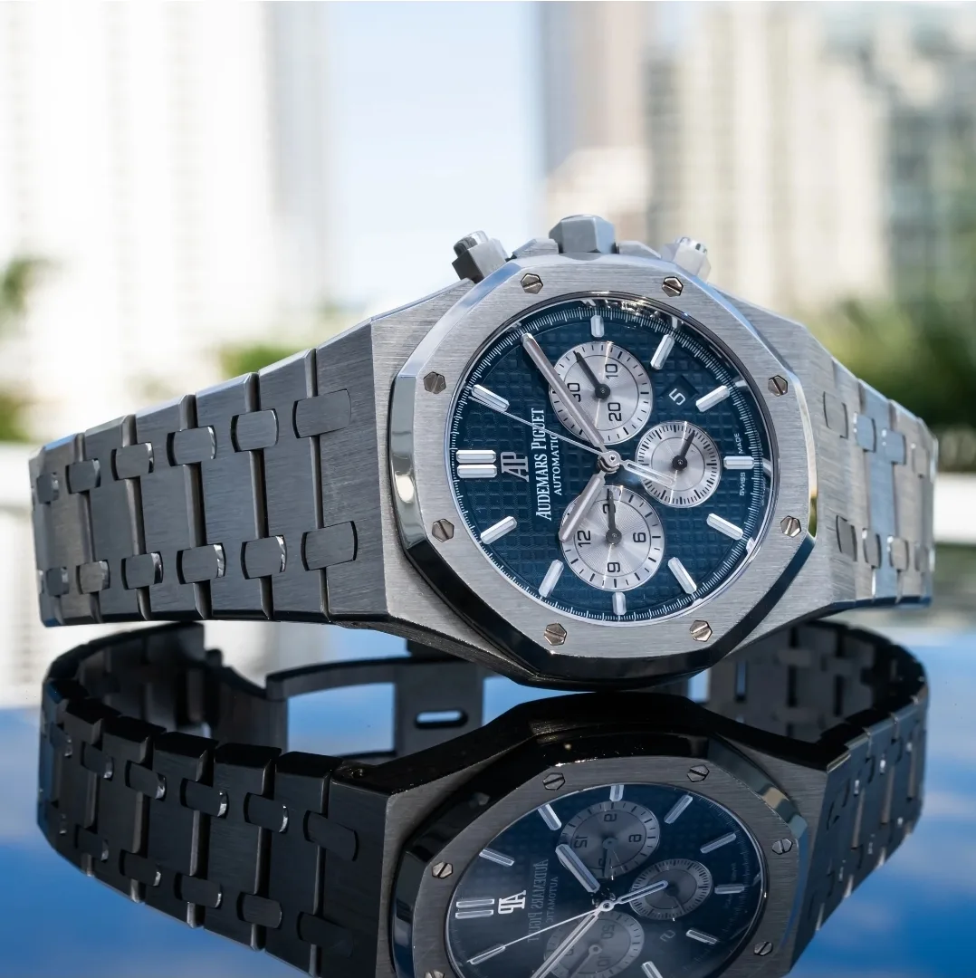 Silver Men's Watch image indicator(2)