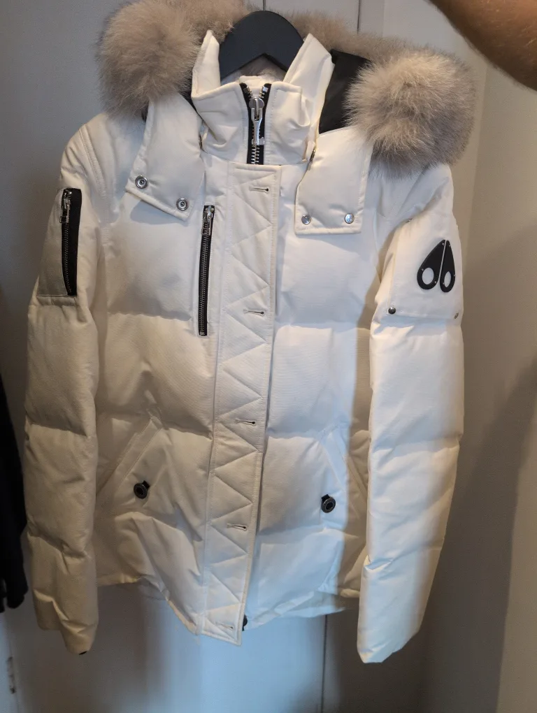 Moose Knuckles Down Filled White Jacket (L) image indicator(2)