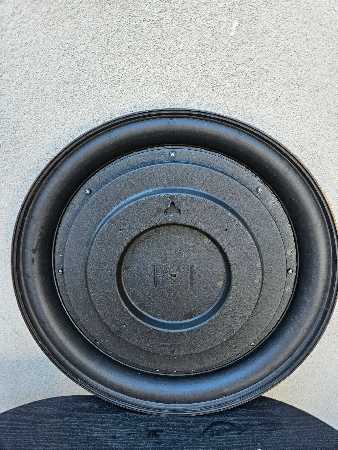 Round Wall Mirror with Wooden Frame image indicator(2)