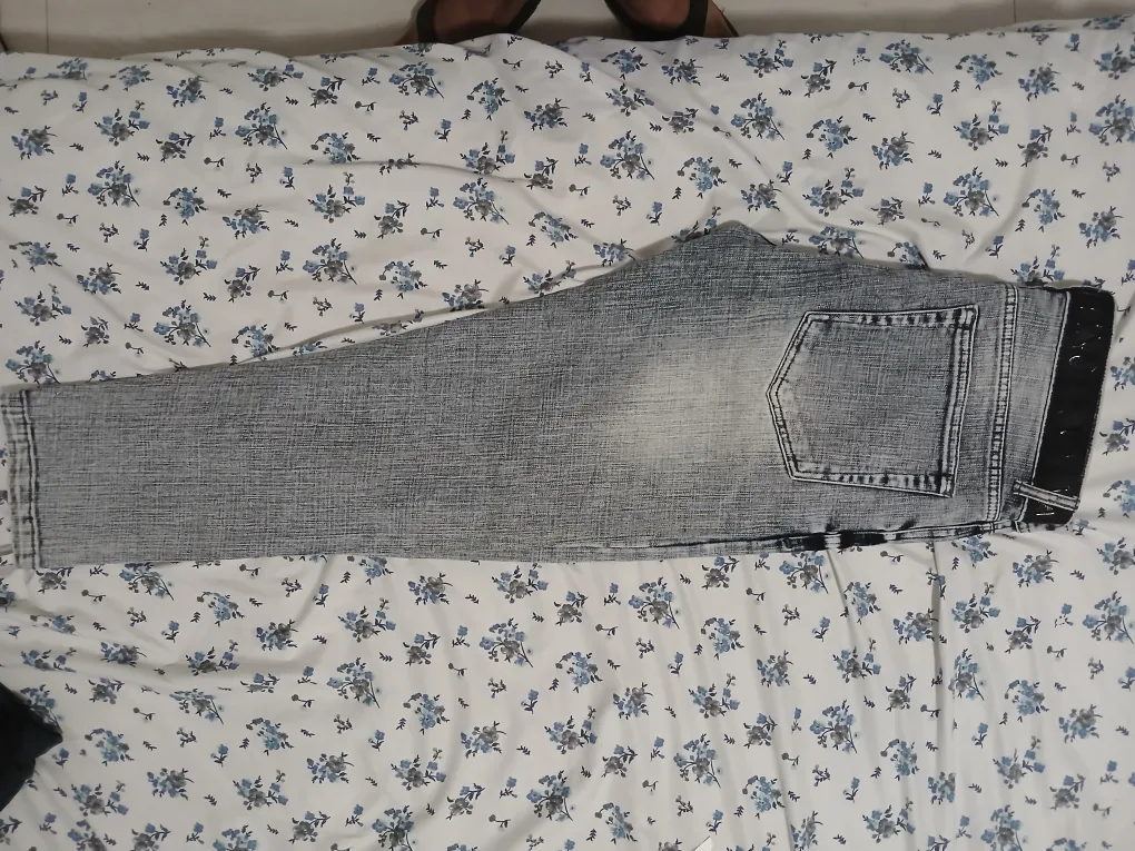 Valentino Jeans image indicator(3)