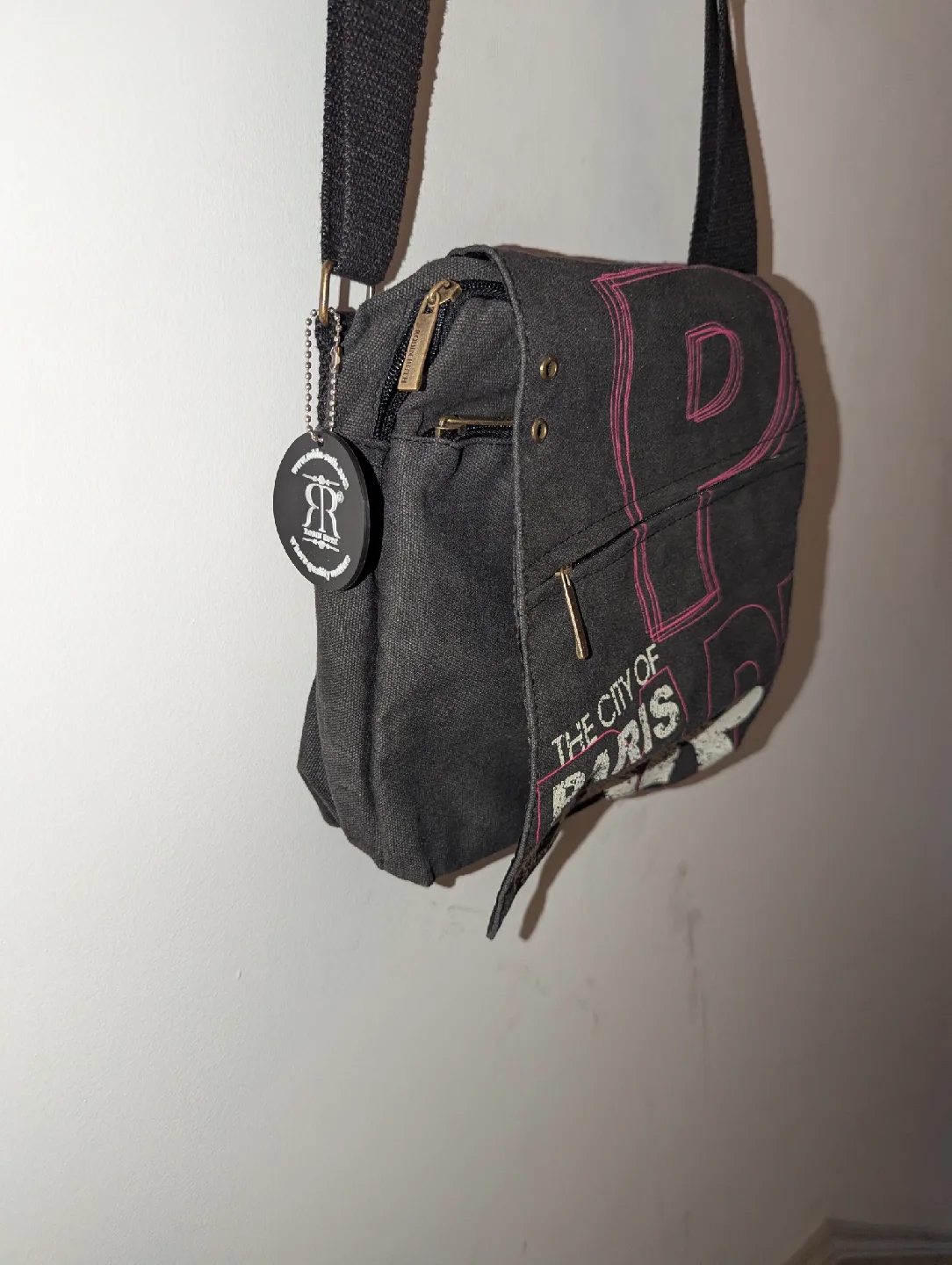 Robin Ruth City of Paris Messenger Bag New 11 x 11 image indicator(3)