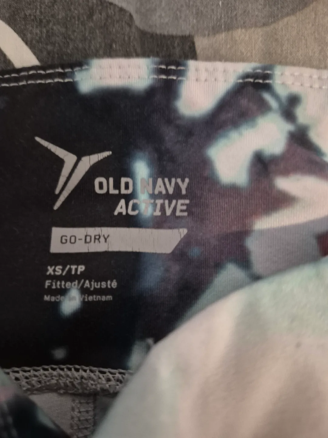 Old Navy Active Go-Dry Leggings XS image indicator(2)