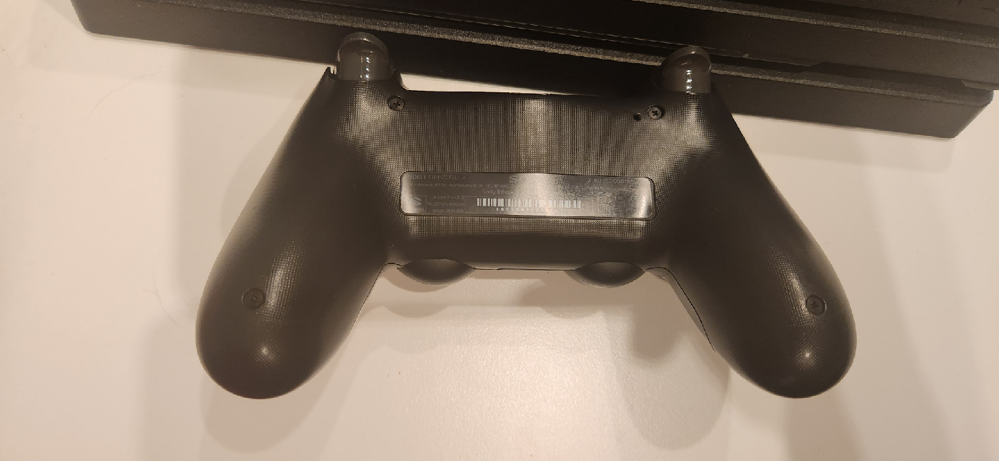 PlayStation 4 Pro with FIFA 20 - photo 4