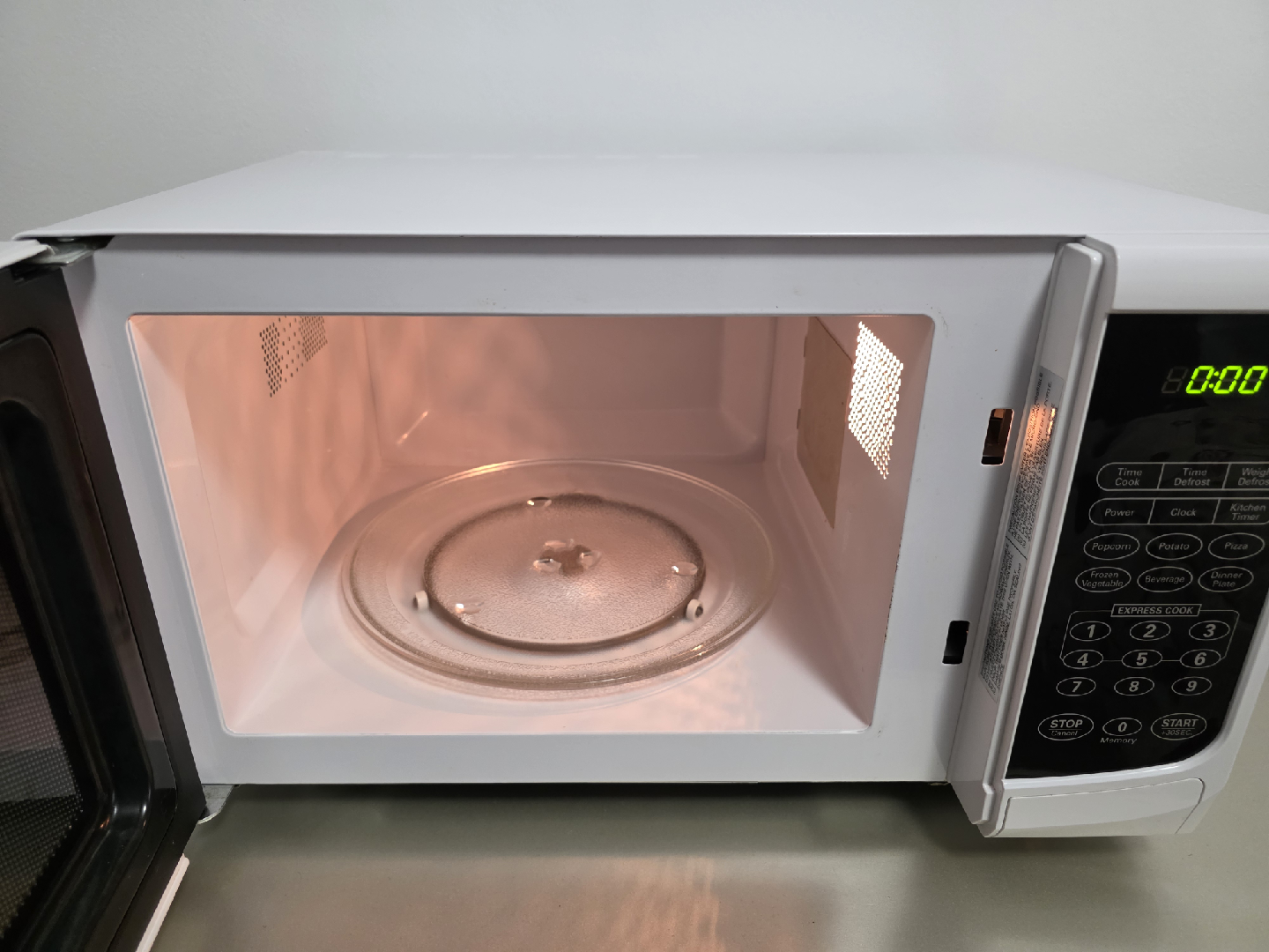 Danby White Microwave Oven - photo 2