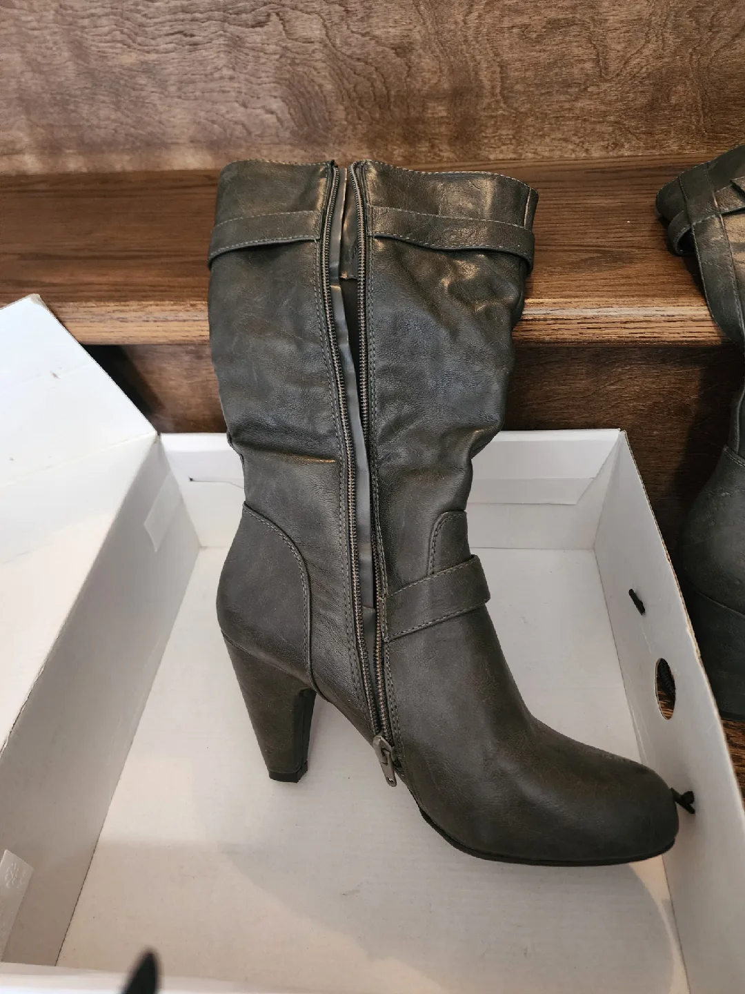 Nine West Eriellao Nocciol LE Boots - Size 8M image indicator(2)