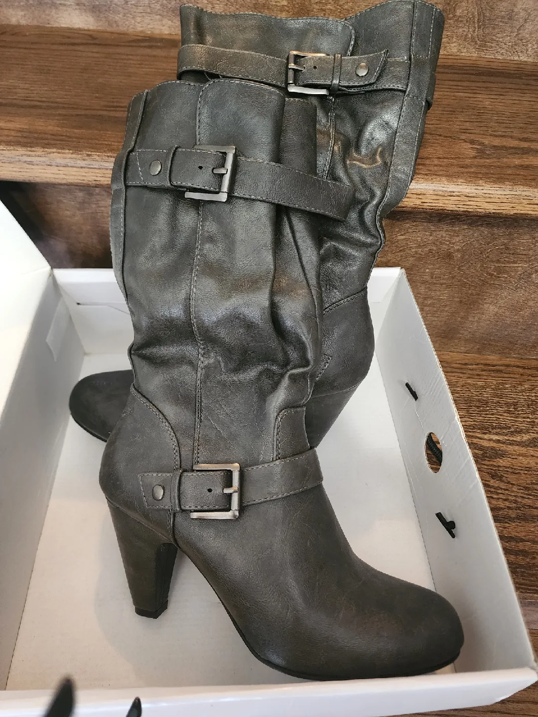 Nine West Eriellao Nocciol LE Boots - Size 8M image indicator(4)