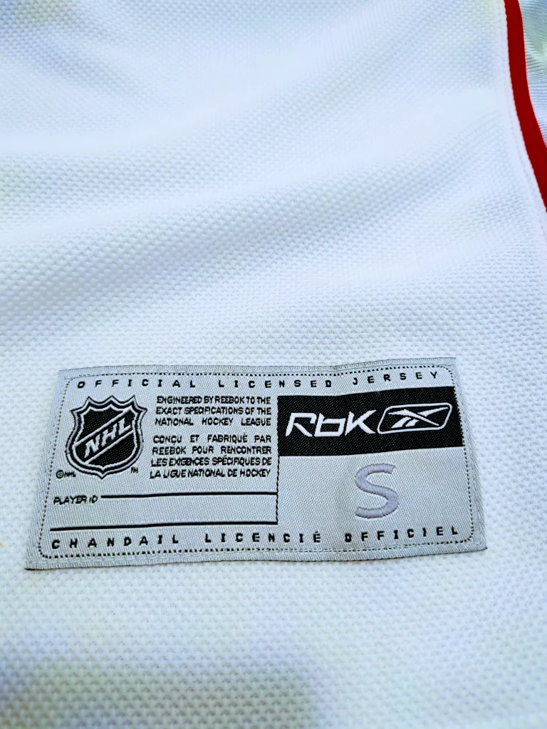 2007 Grail Dallas All Star Autographed Sidney Crosby Jersey image indicator(9)