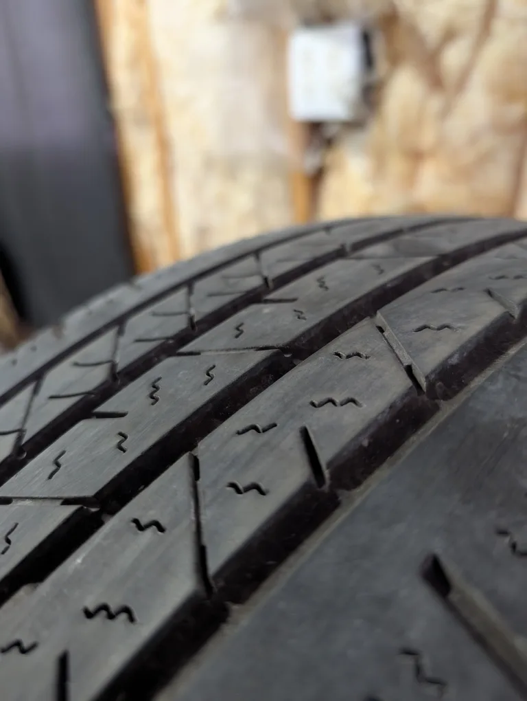 (4)-235/55R19 Continental Cross Contact All Season Tires image indicator(6)