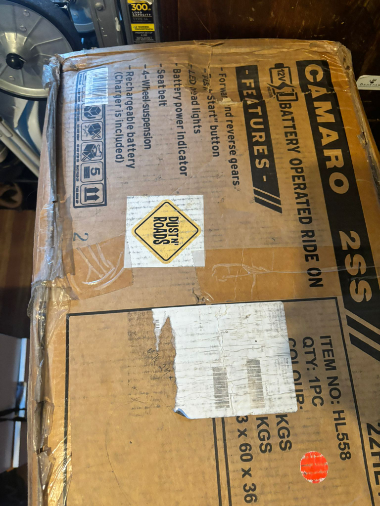 Camaro 2SS Kids Ride On Car - New in Box! - photo 2
