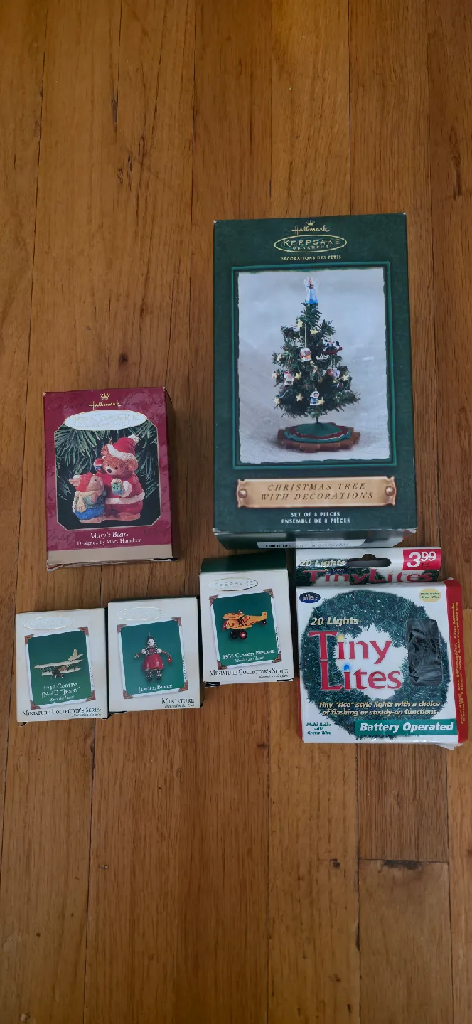 Hallmark Keepsake Christmas Tree Ornaments thumbnail