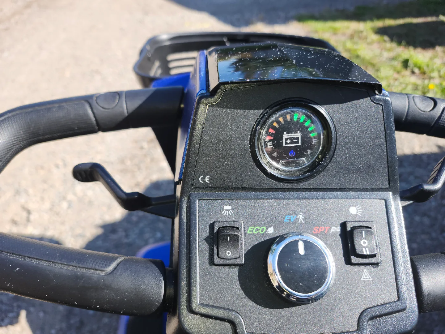 4 Wheel Electric Scooter image indicator(3)