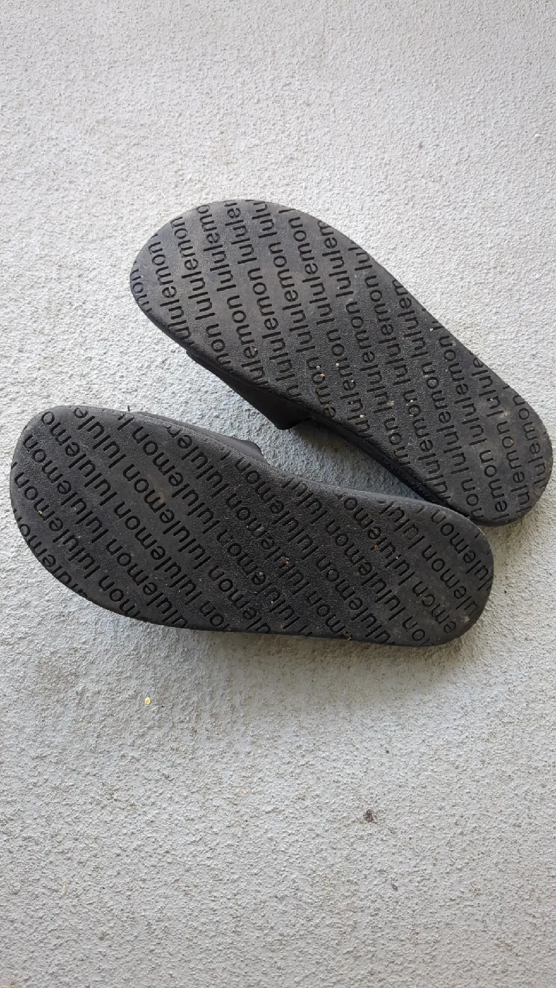 Lululemon Restfeel Slide W Black, Size 7 image indicator(7)