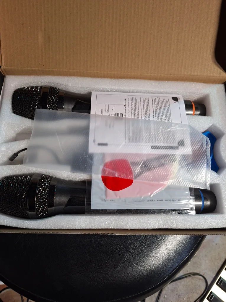 Professional Wireless Microphone Set - New in Box! image indicator(3)