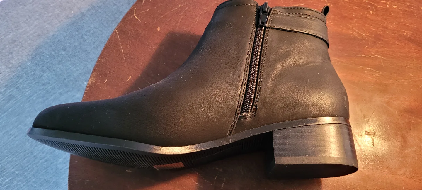 Denver Hayes Ankle Boots - Size 10 thumbnail