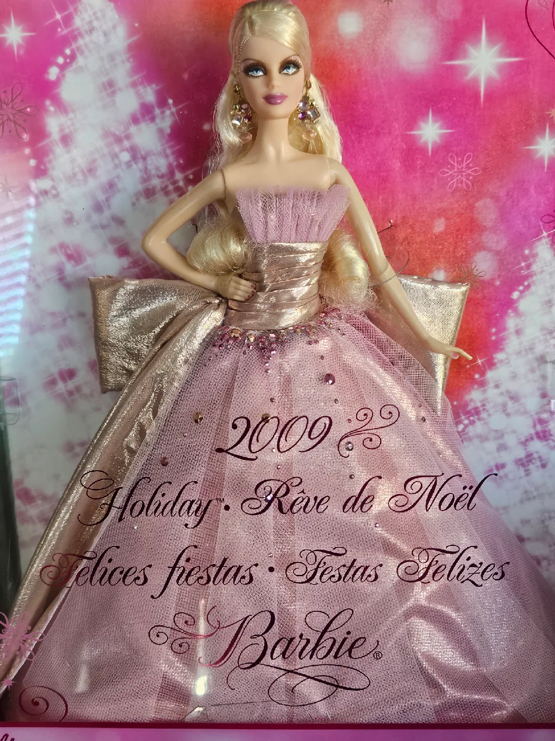 New 2009 50th Anniversary Holiday Barbie image indicator(2)