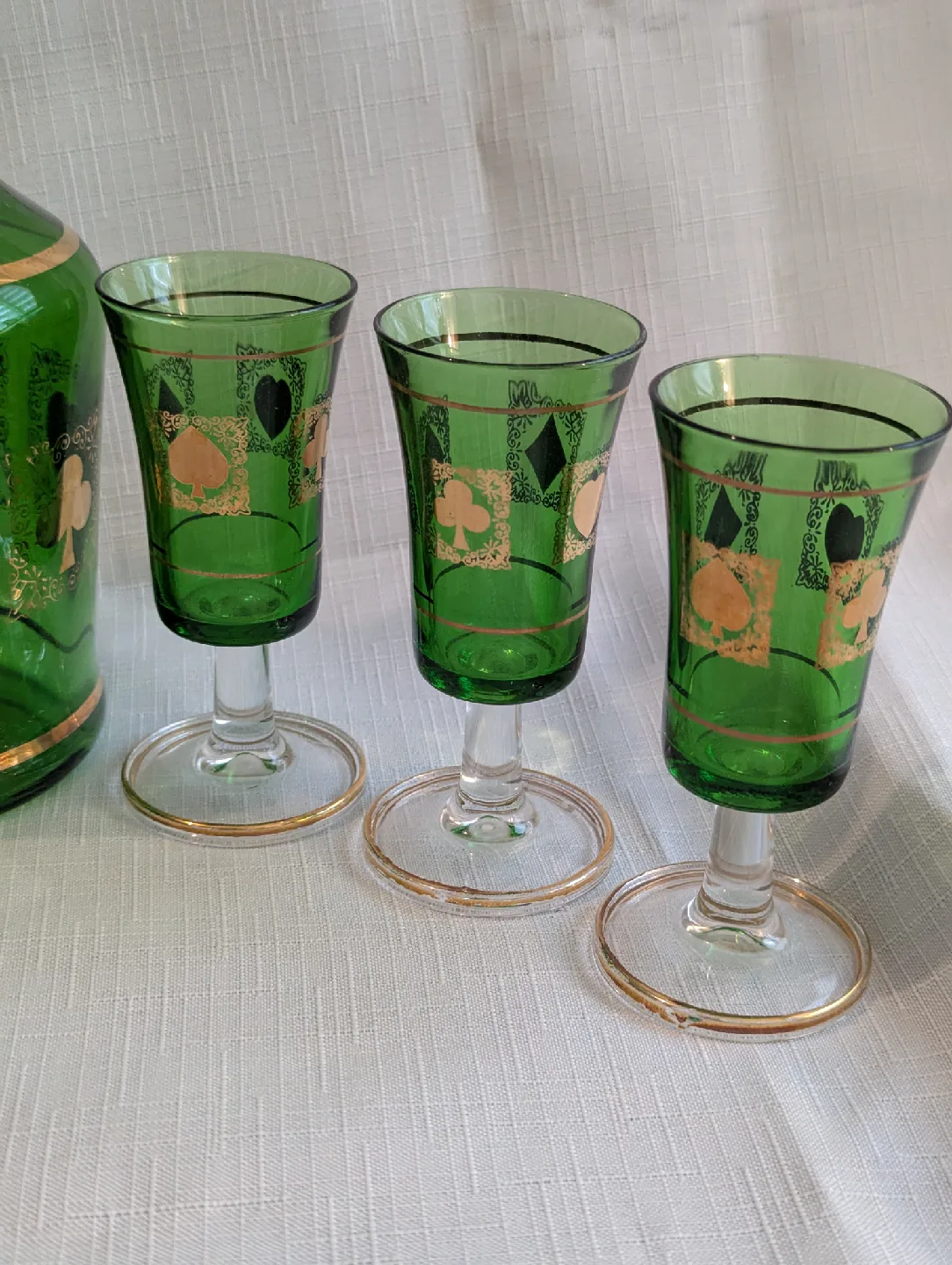 Green Glass Decanter Set with Card Suit Design 🥕 image indicator(4)