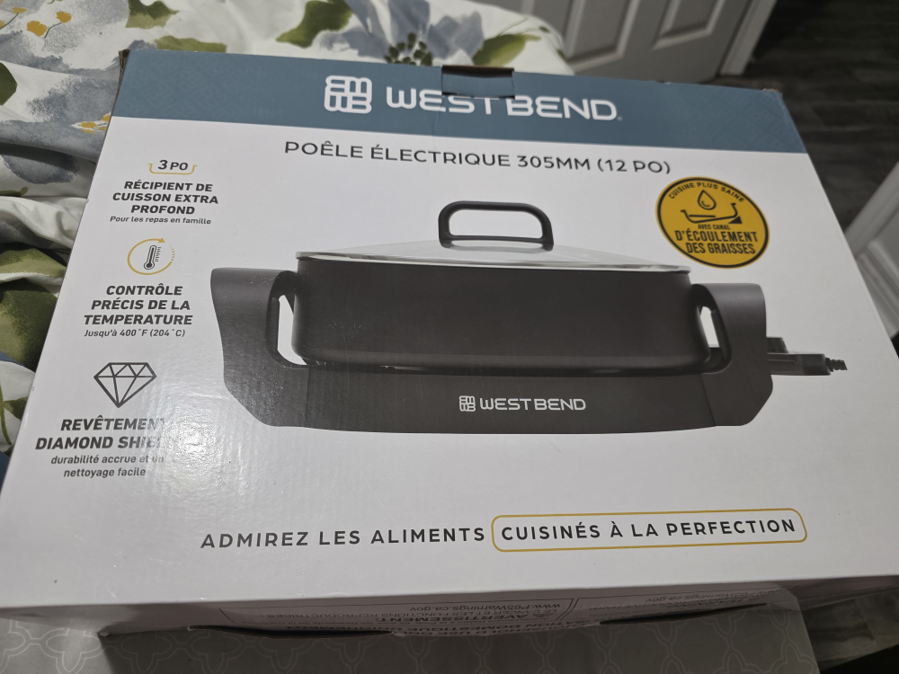 West Bend Electric Skillet 305mm (12") - New in Box!