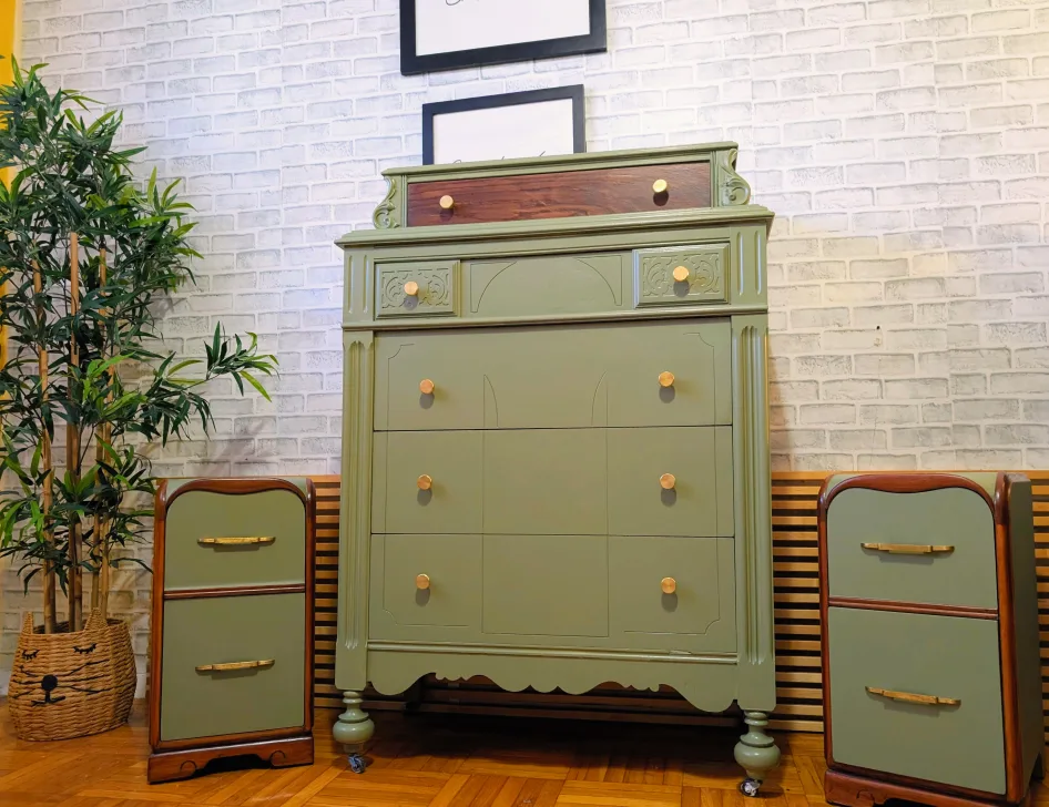 Antique One of a Kind Bedroom Set image indicator(3)