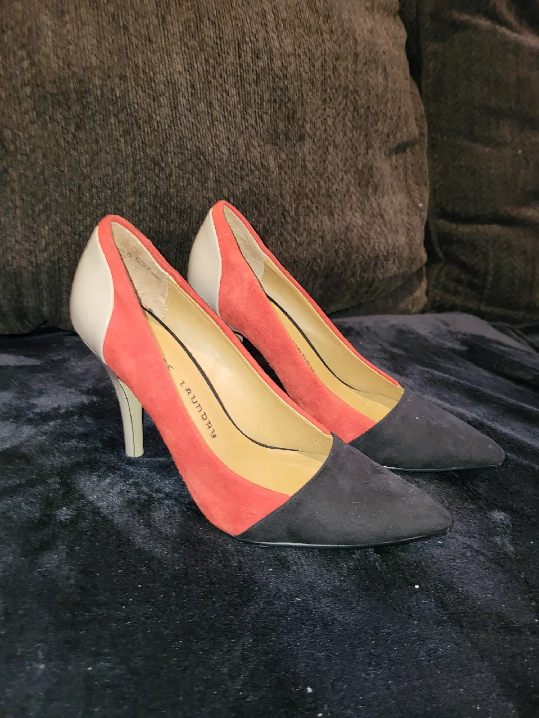 Chinese Laundry Heels - Size 6 image indicator(2)