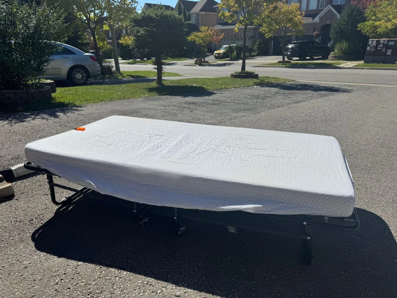 Folding Bed Frame with Mattress image indicator(2)