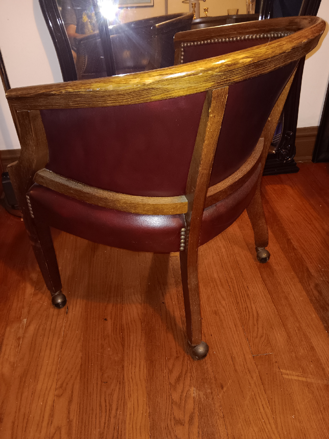 Burgundy Leather Barrel Chair - photo 2