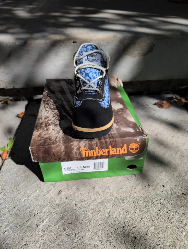 Timberland Navy Blue Field Boot - Women 4.5. Vintage image indicator(2)