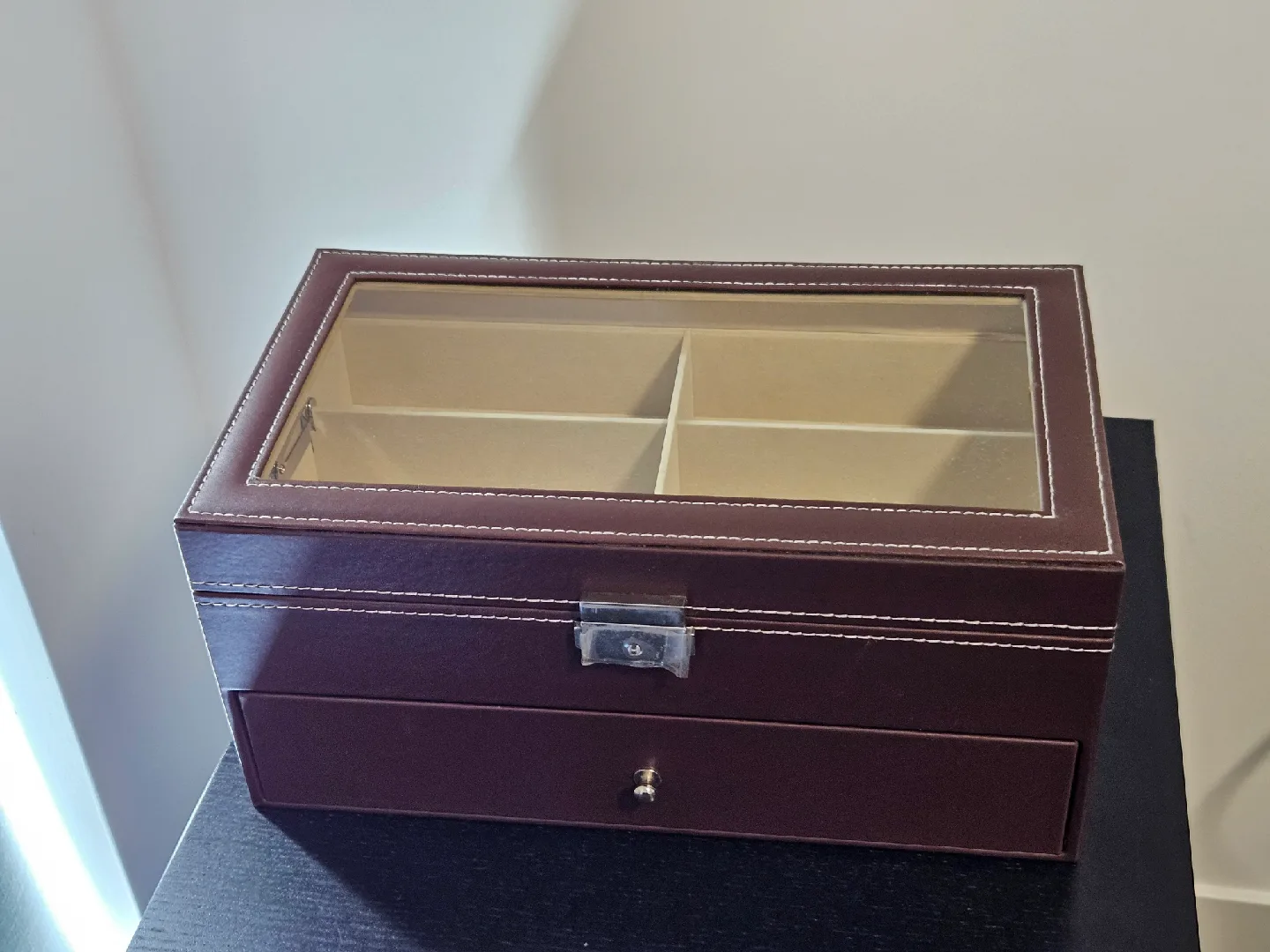 Sunglasses and eyeglasses storage organizer image indicator(2)