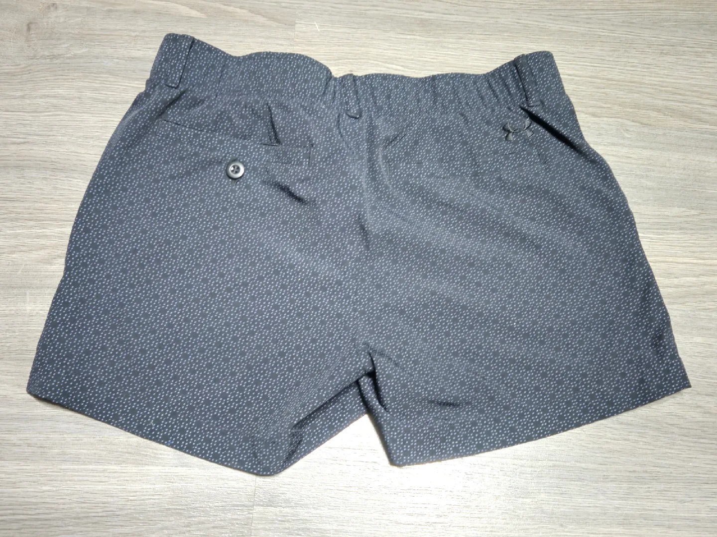 Under Armour HeatGear Fitted Shorts - Size 6 image indicator(2)