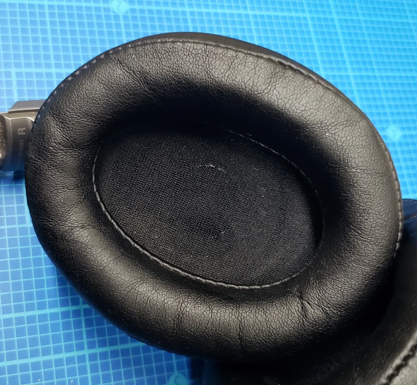 Audio-Technica ATH-SR6BT Wireless Over-Ear Headphones image indicator(6)