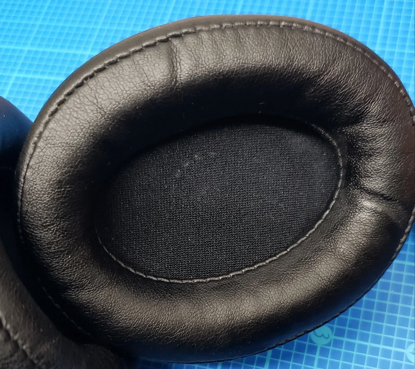 Audio-Technica ATH-SR6BT Wireless Over-Ear Headphones image indicator(7)