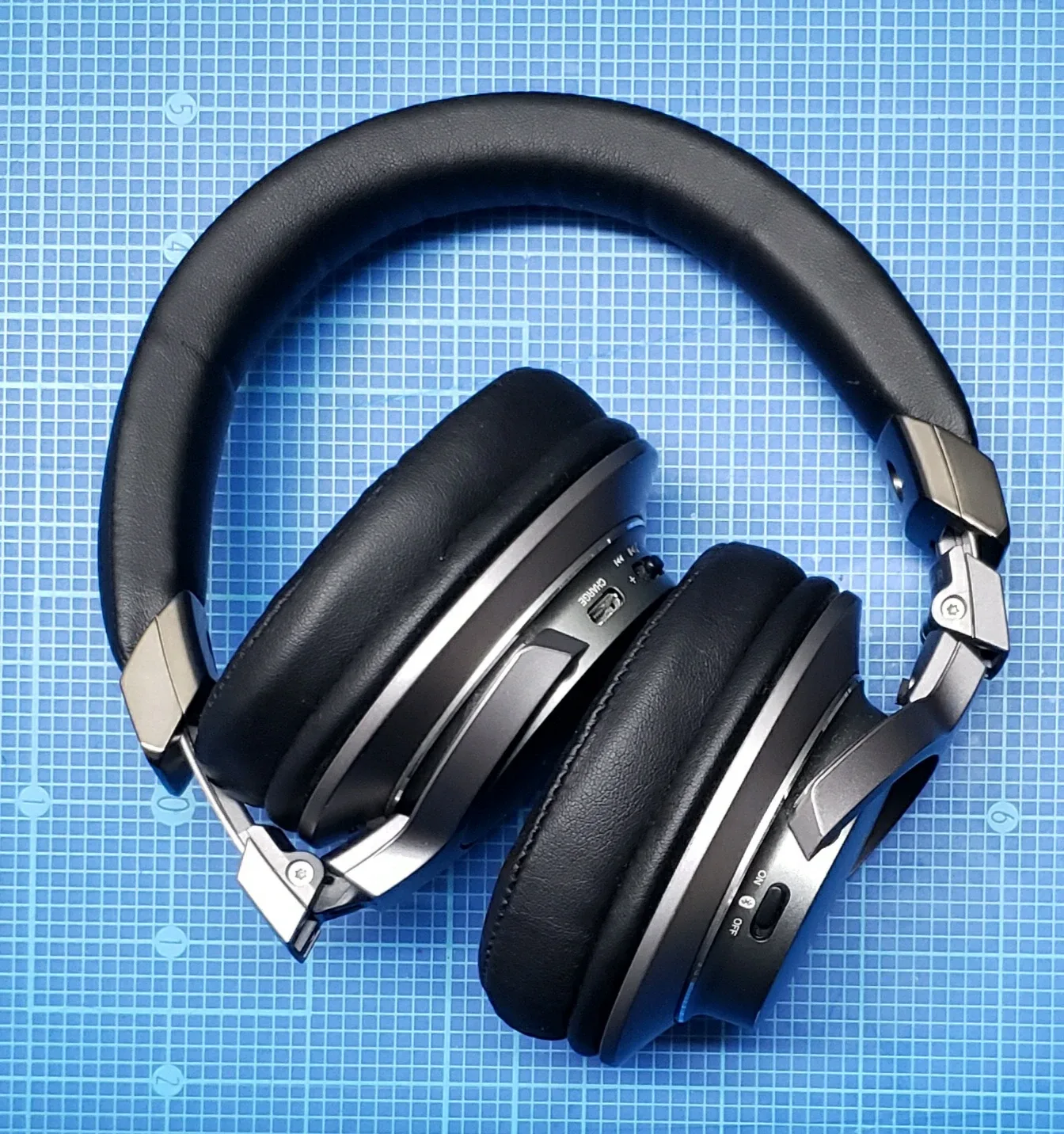 Audio-Technica ATH-SR6BT Wireless Over-Ear Headphones image indicator(8)