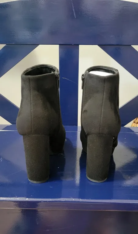 Brand New Black Ankle Boots, Size 7.5 image indicator(5)
