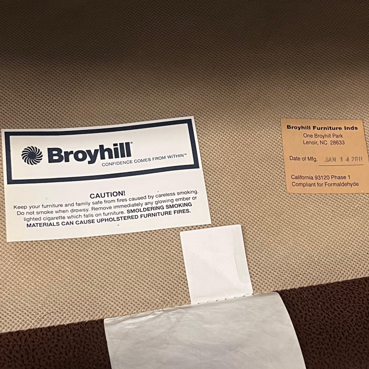 Broyhill sectional. Microfiber corner sofa couch. Delivery - photo 5