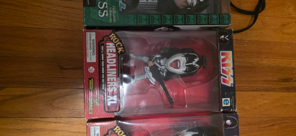 KISS Rock Headliners XL Collectible Figures lot of 3 image indicator(2)