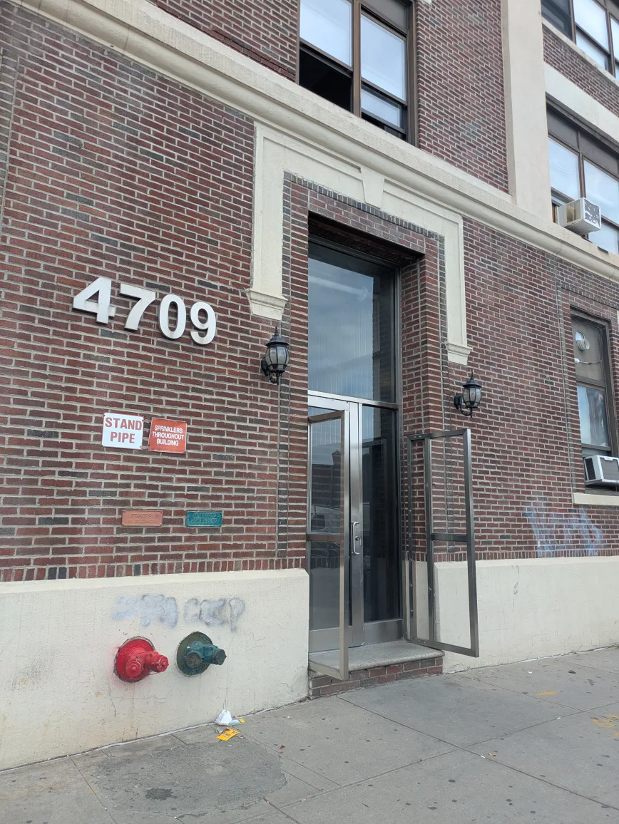 parking spots for rent only 5 dollars a day monthly 150 image indicator(3)