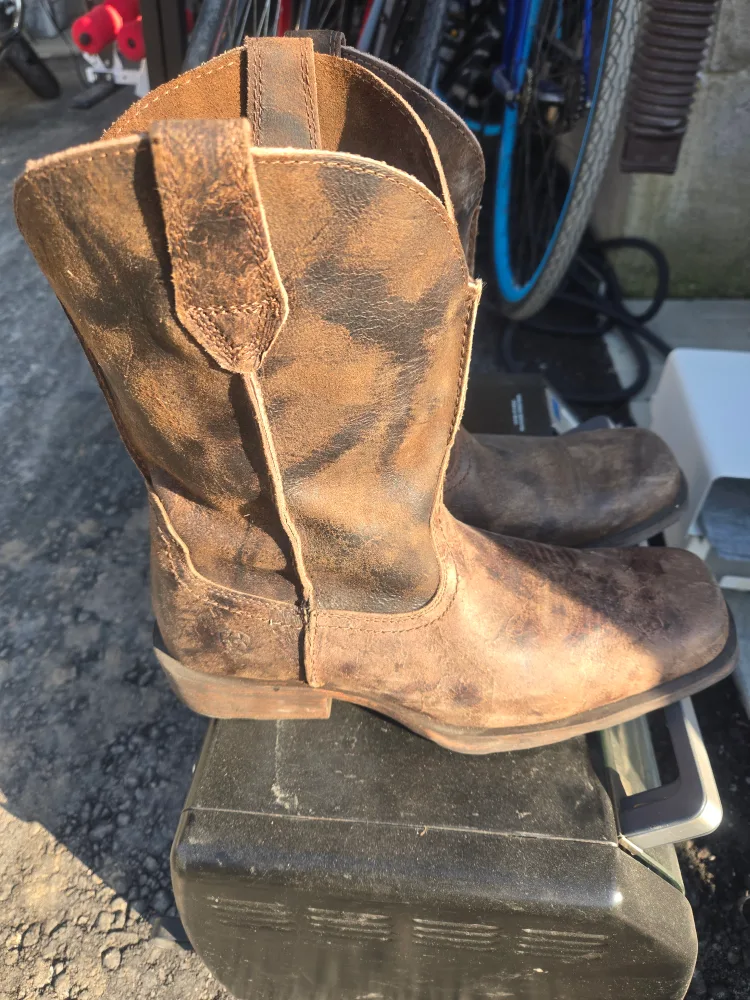 Ariat Cowboy Boots Size 11.5D image indicator(2)