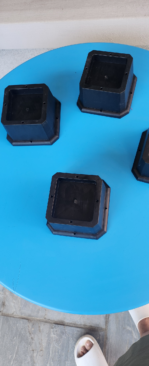 Bed Risers - Black - Set of 4 - photo 3