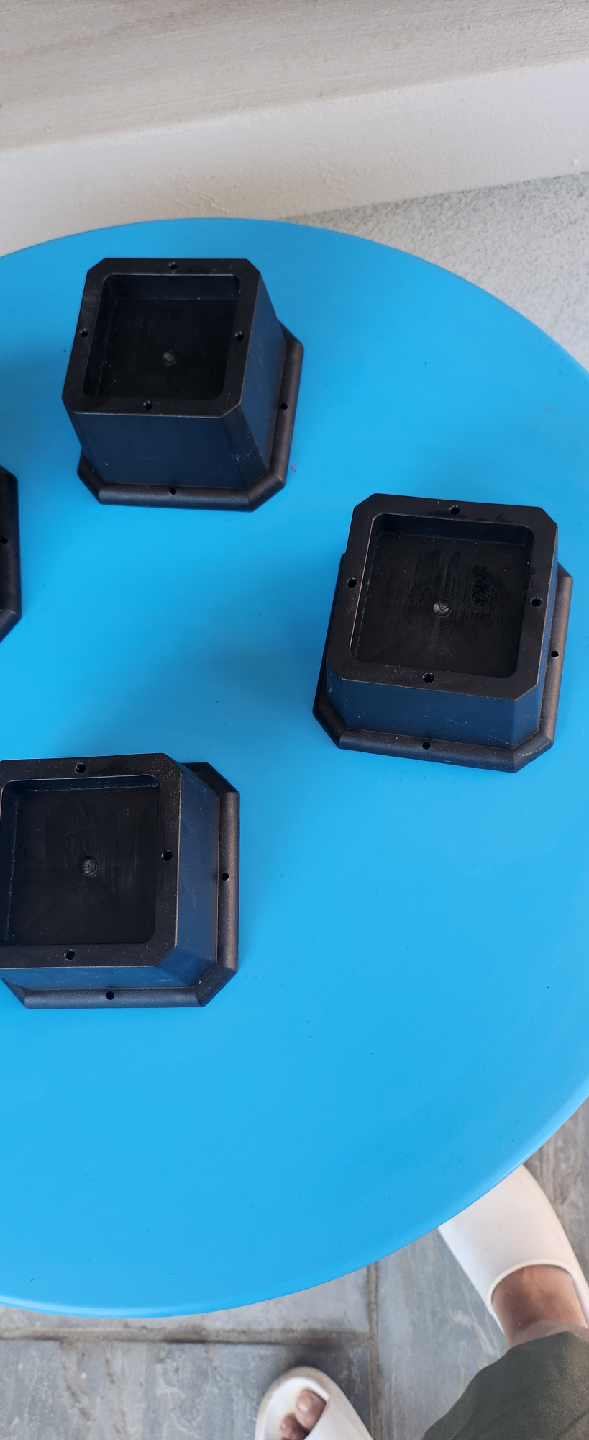 Bed Risers - Black - Set of 4 - photo 4
