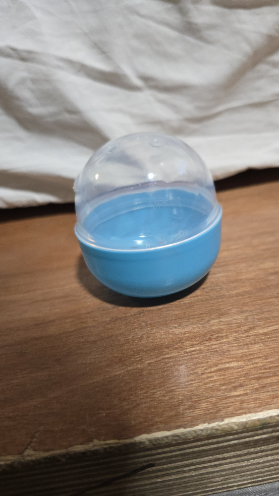 🥕 Gacha Capsule - Blue