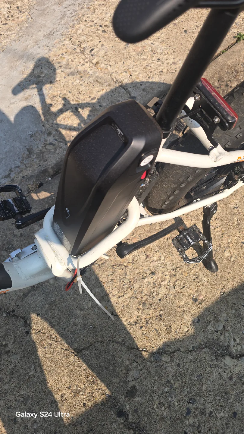 Rad Power Bikes RadRover Step-Thru 1 Ebike image indicator(2)