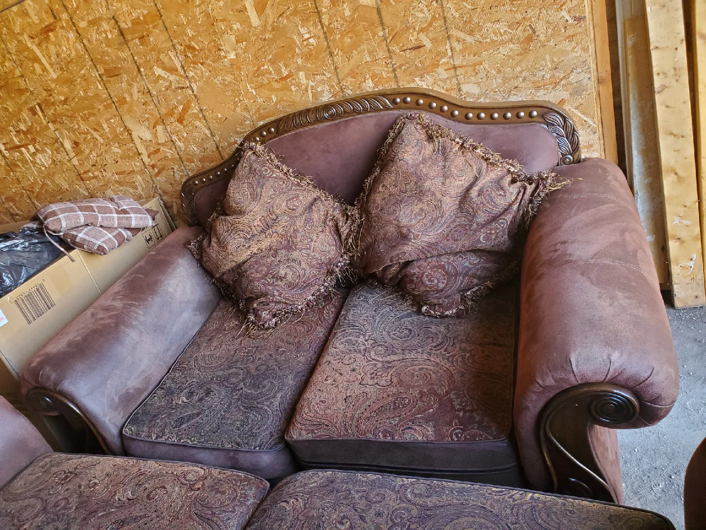 Brown Patterned Sofa with Cushions image indicator(2)