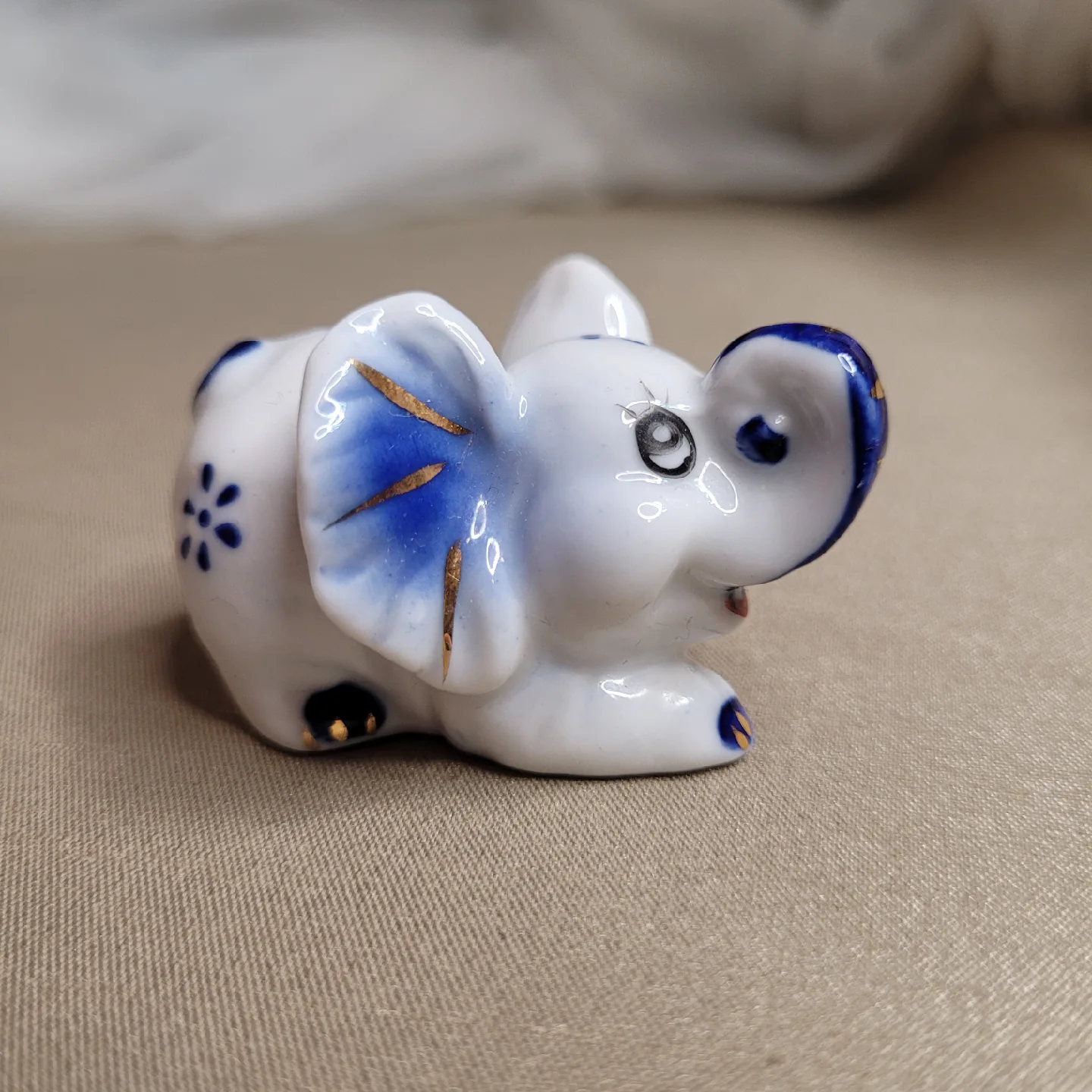 2 1/4" x 1 1/4" Tiny Porcelain Blue & White Elephant Figurine thumbnail