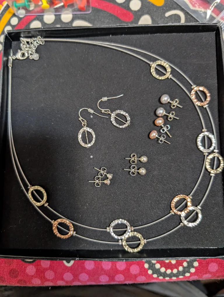 Hammered Illusion Necklace & Earring Gift Set plus extras image indicator(2)