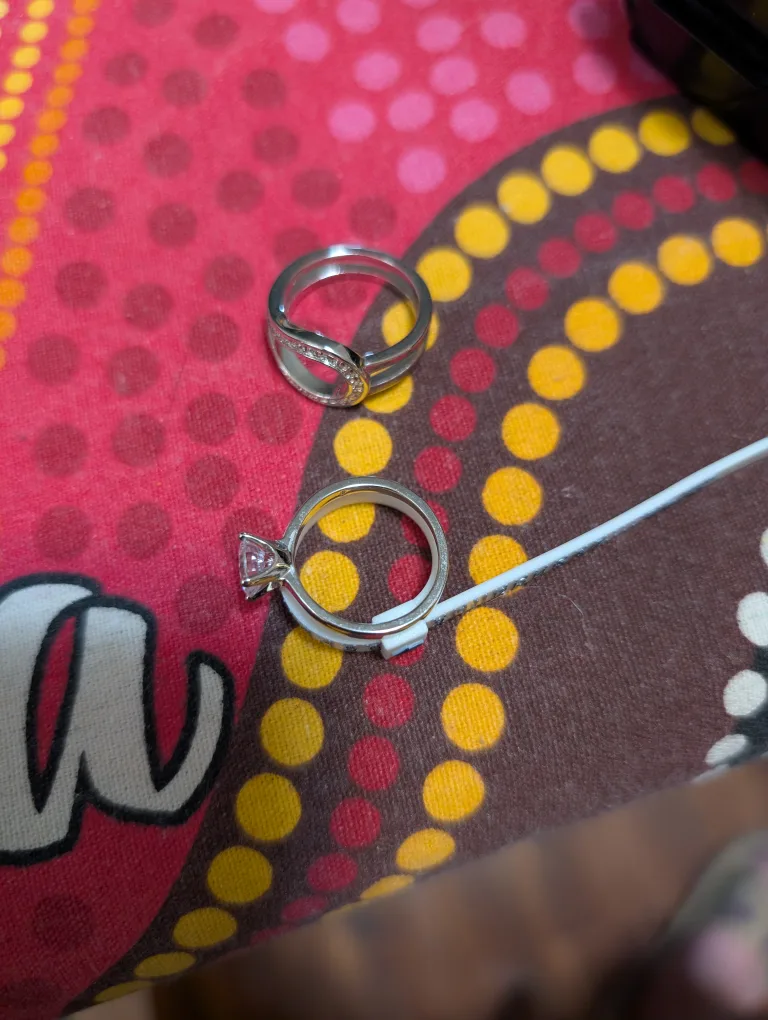 Hammered Illusion Necklace & Earring Gift Set plus extras image indicator(6)