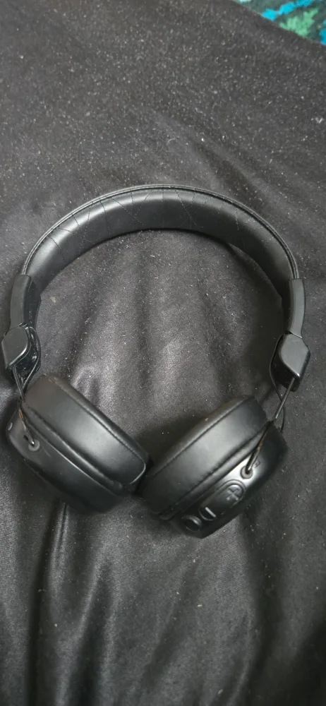 JLab Black Headphones image indicator(2)
